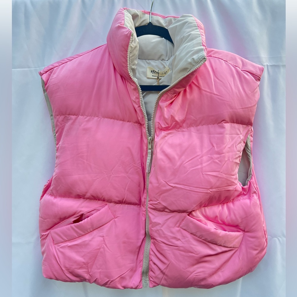 New In pink Puffer vest. NWT - Picture 3 of 11
